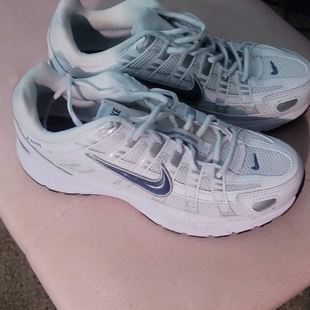 Nike White and Blue Running Shoes